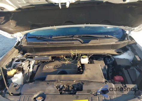 2017 Nissan Pathfinder Platinum z USA, uszkodzony, nr VIN 5N1DR2MN4HC615634